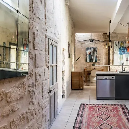 Havre De Paix à Les Avignon Villa